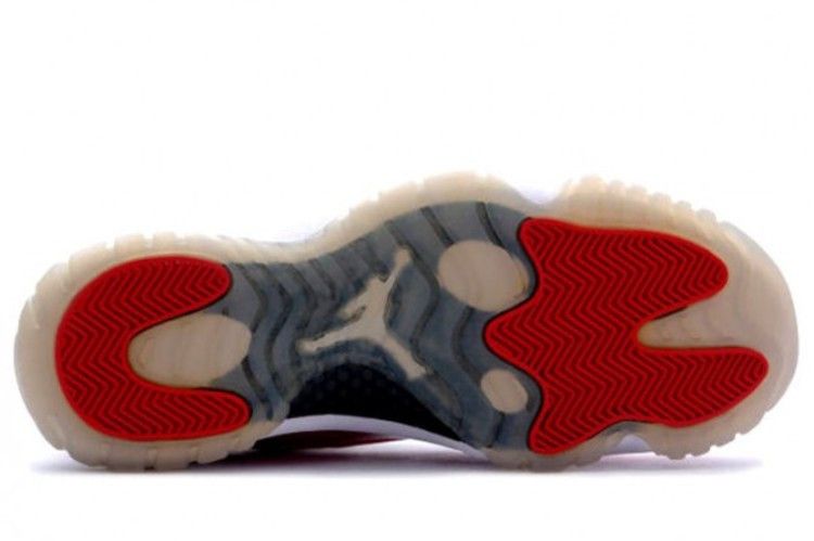 Jordan 11 Retro Low Cherry (2001)