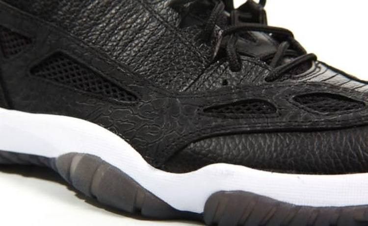 Jordan 11 Retro Low IE Black Varsity Red (2011)