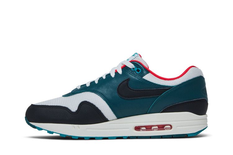 Nike Air Max 1 LeBron James Liverpool F.C.