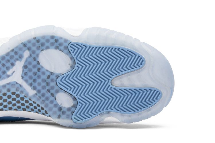 Jordan 11 Retro Low University Blue (2017)