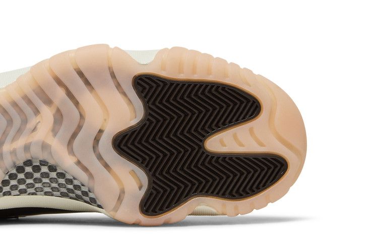 Jordan 11 Retro Neapolitan (Women's)