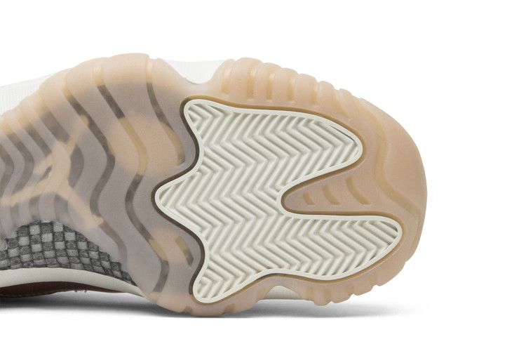 Jordan 11 Retro Low Rose Gold (Women's)