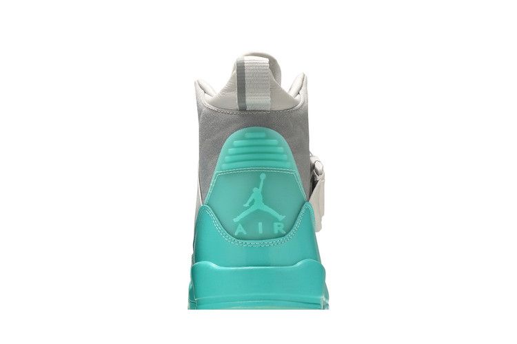 Jordan 3 Retro Explorer XX Vast Grey Tropical Twist (Women's)